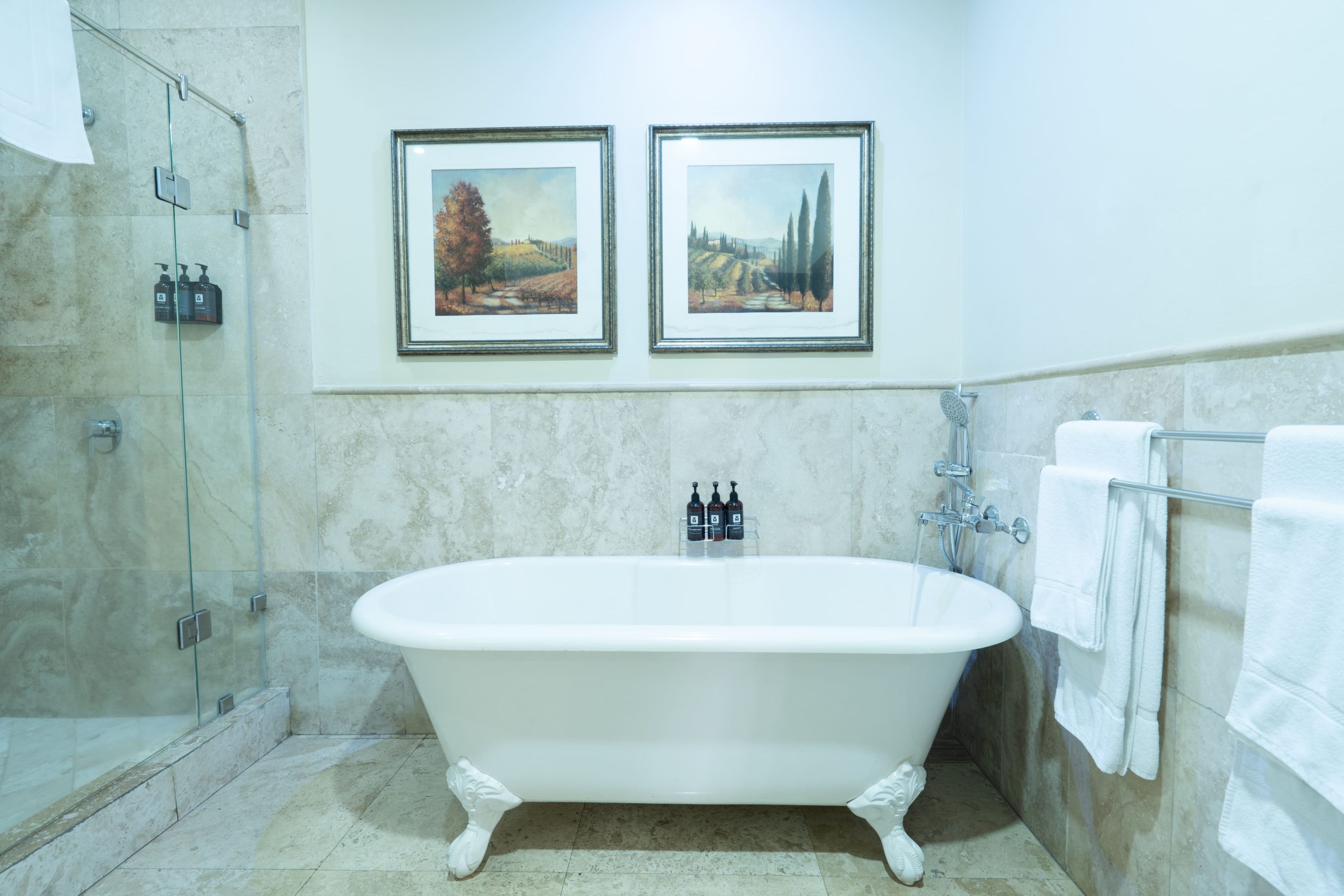 luxury suite bathroom Villa Monticello boutique hotel Accra