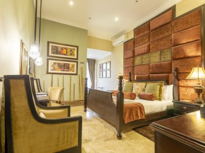 Luxurious Junior Suite with Elegant Orient Express-Themed Decor